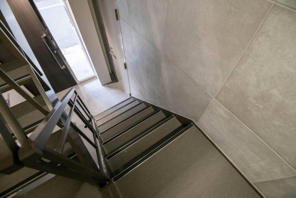 Appartement 浅草禅心居202室 浅草駅徒歩15分 2024年4月ニューオープン 43平米丸貸し切り ダブルベット2台と畳敷き布団2組 家庭式用品設備完備 *